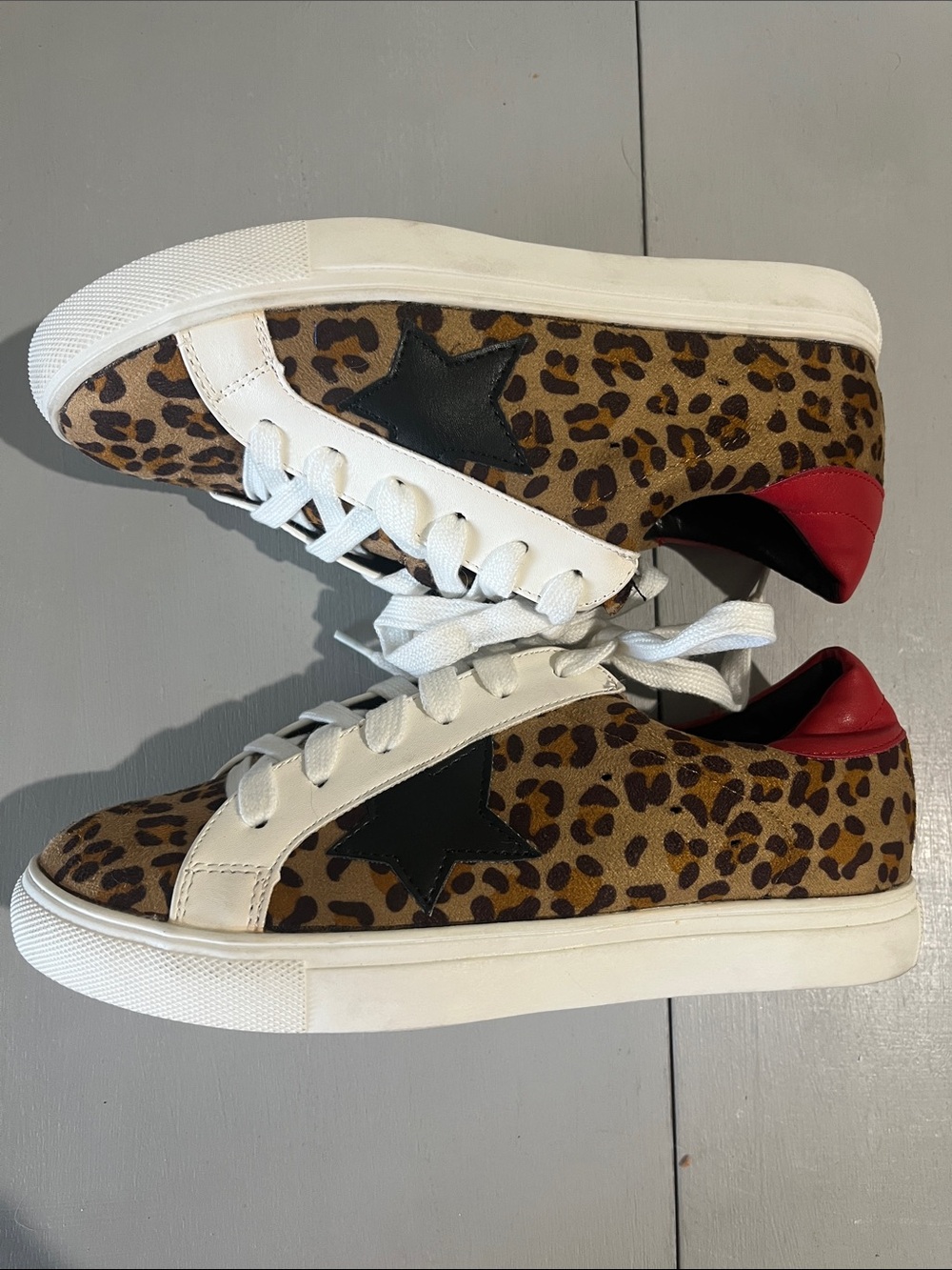 Nature Breeze Leopard-Print Low-Top Sneakers with Black Star & Red Heel